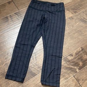 Lululemon cropped leggings with print